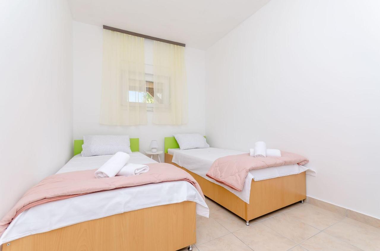 Apartment Lorena Okrug Gornji
