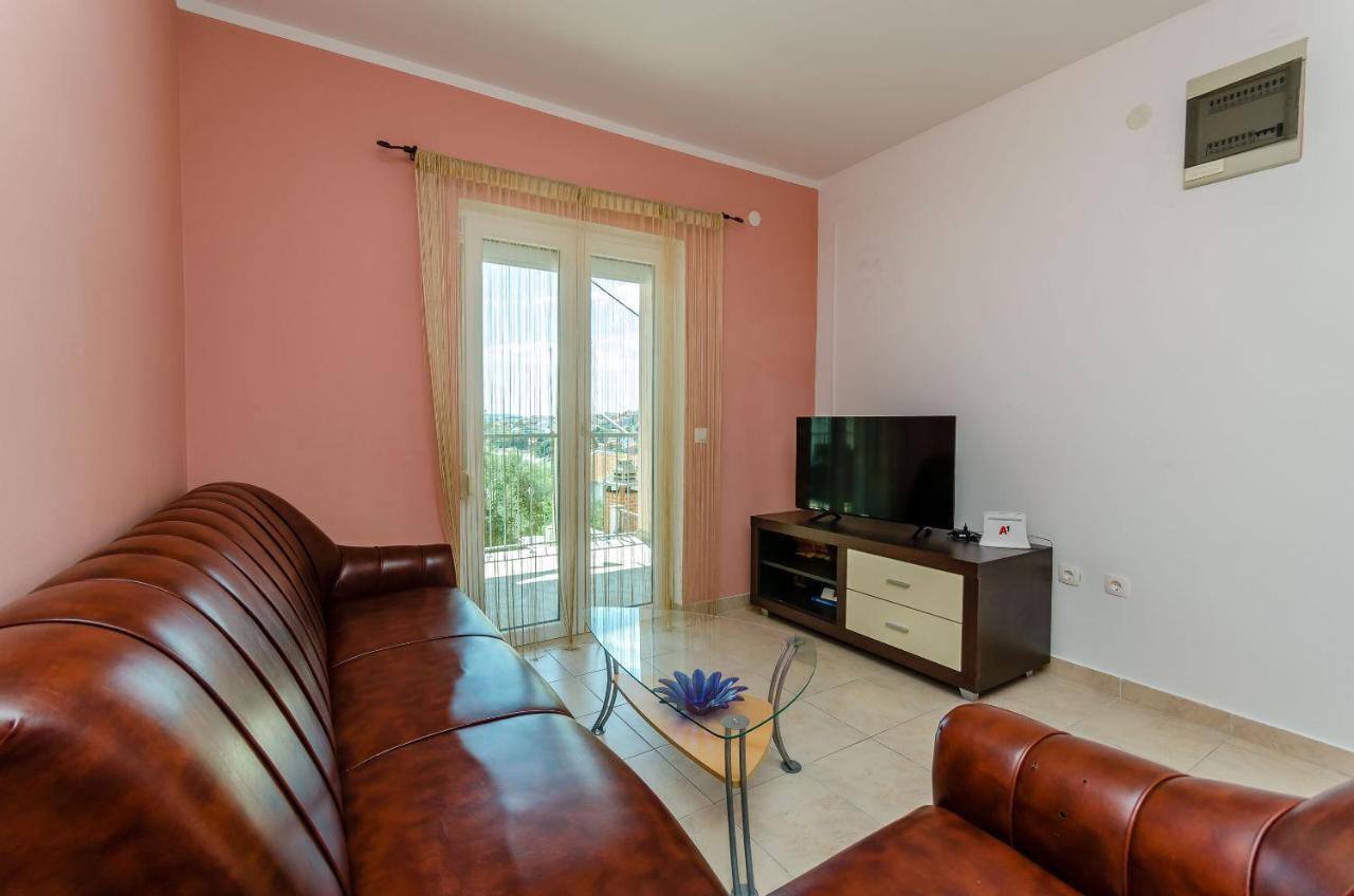 Apartment Lorena *