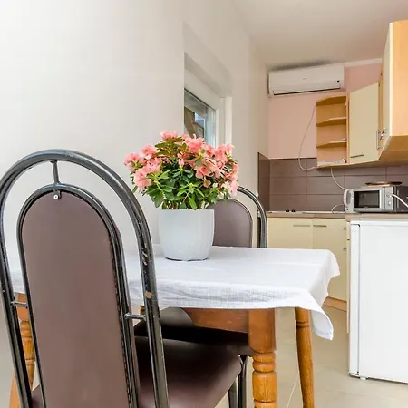 Apartmani Lorena Okrug Gornji Exterior photo