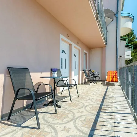 Apartmani Lorena Okrug Gornji Exterior photo