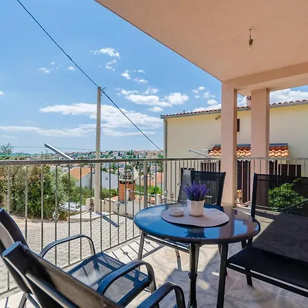 Apartmani Lorena Okrug Gornji Exterior photo