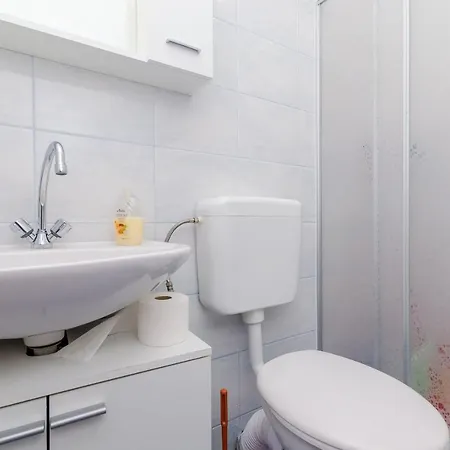 Apartmani Lorena Okrug Gornji Exterior photo